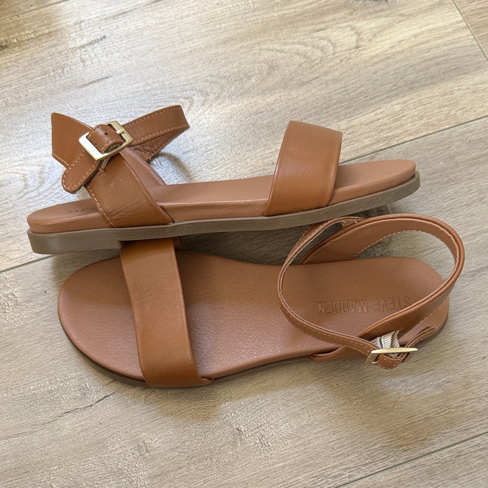 New Steve Madden Brown Buckle Sandals